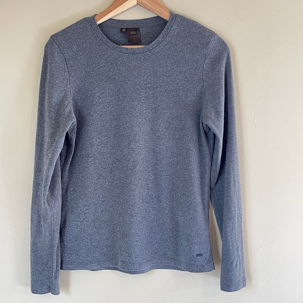 **SOLD** REI organic cotton grey long sleeve crewneck T shirt, 50+ upf, size L